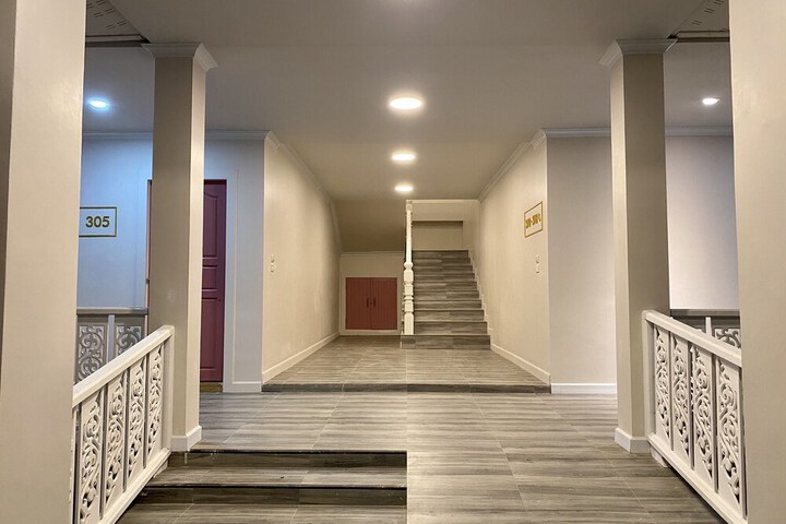 Ballroom/Hall 64 of 81
