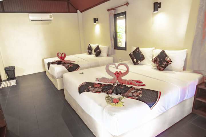 Room 16 of 102