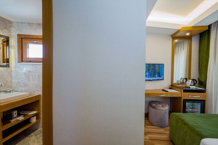 Room 10 of 56