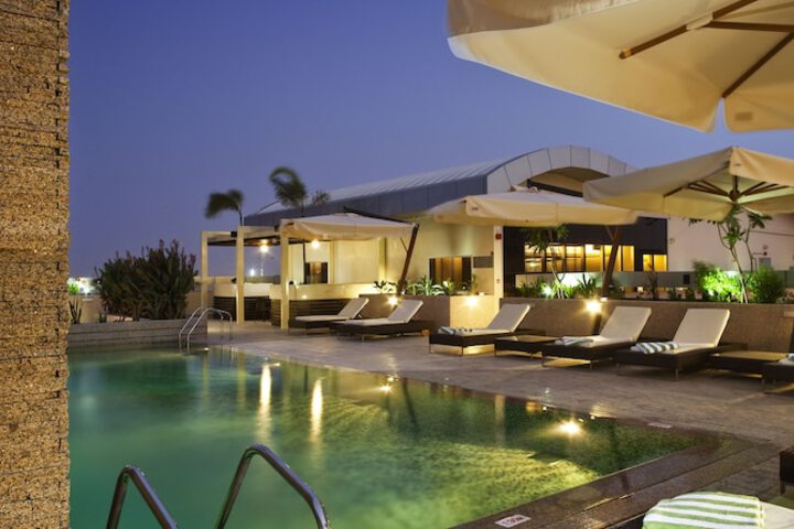 Hotel with Pool