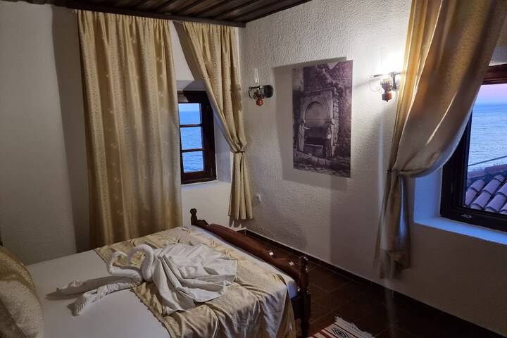 Room 15 of 129