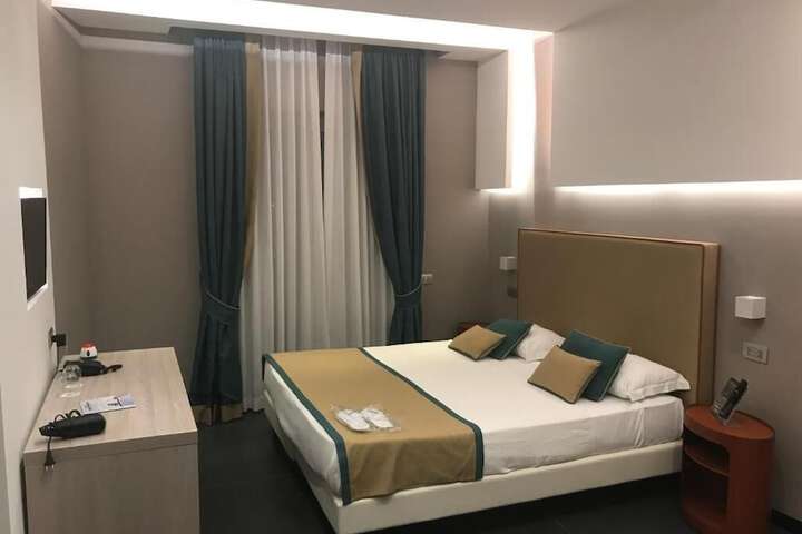 Room 13 of 61