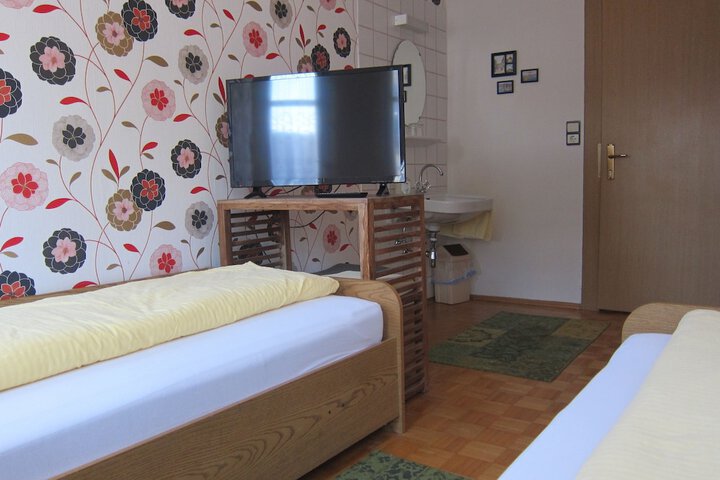 Room 13 of 24