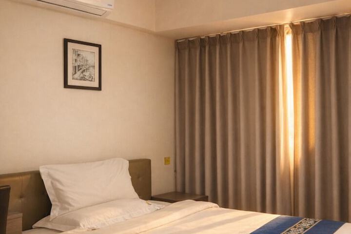 Room 15 of 57