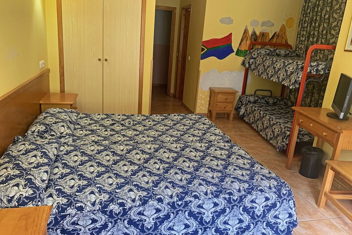 Room 14 of 36