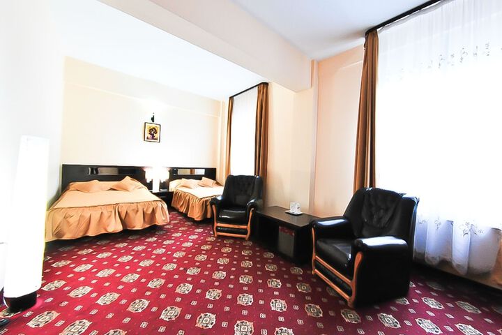Room 13 of 30