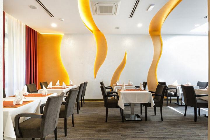 Dining 211 of 267
