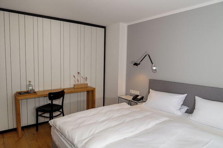 Room 86 of 395