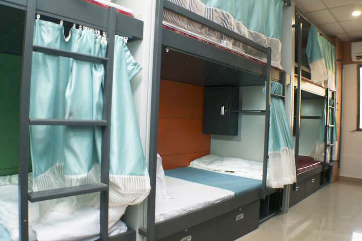 Room 15 of 29