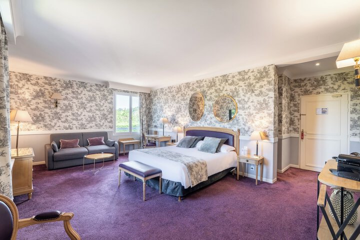 Room 9 of 84