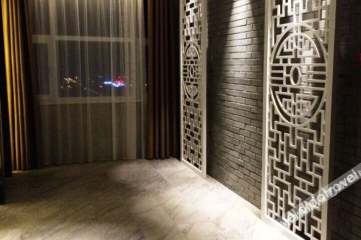 Hotel Interior 10 of 28