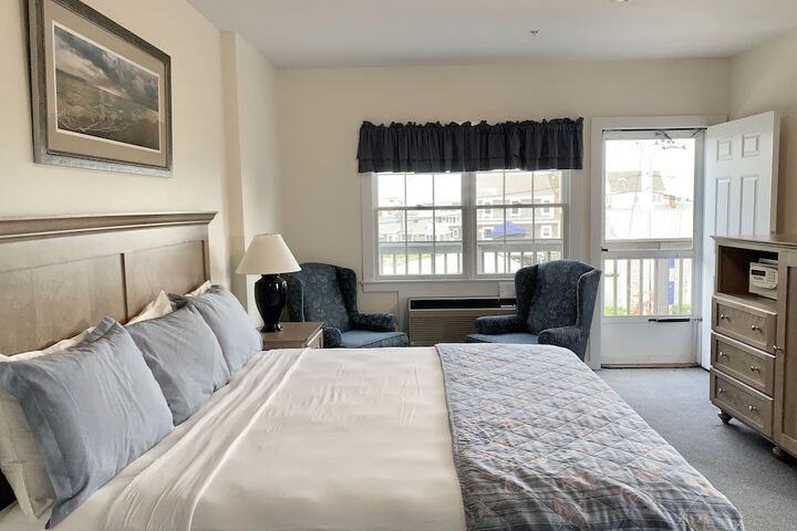 Room 16 of 80