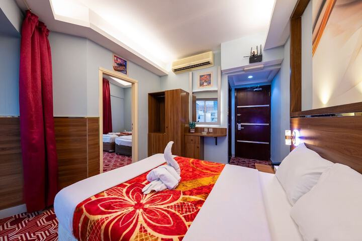 Room 12 of 26