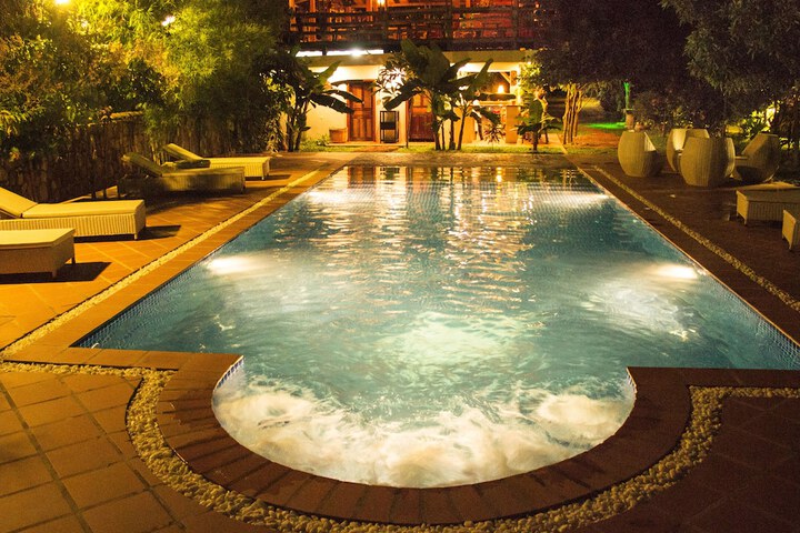Pool 65 of 117
