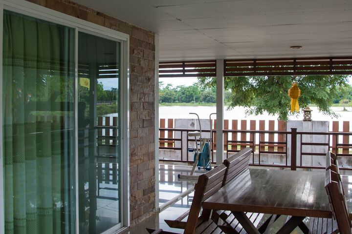 Hotel Exterior 29 of 34