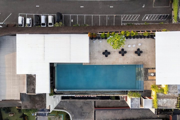 Pool 39 of 65