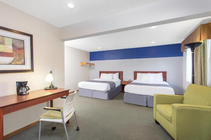 1 Queen Bed Mobility Accessible (7 of 11)