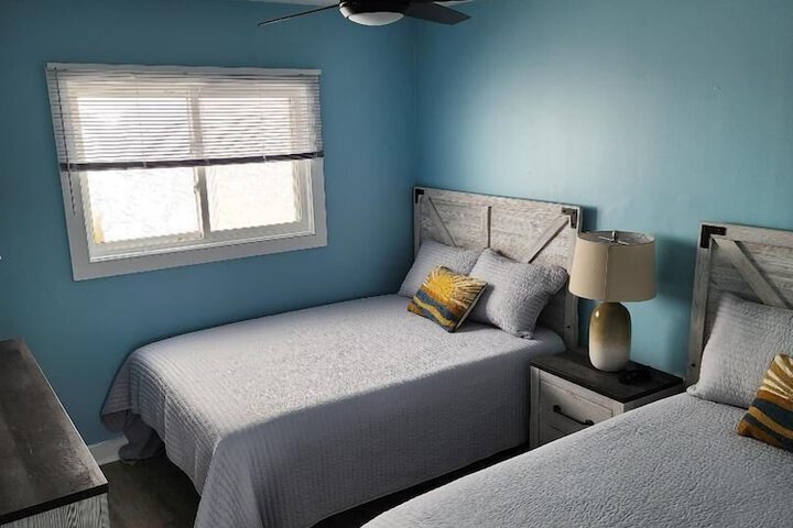 Room 2 of 38
