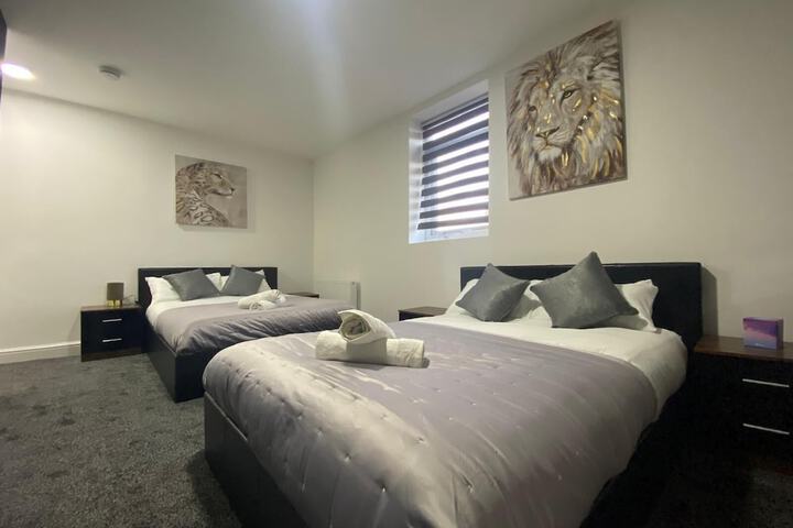 Room 10 of 14