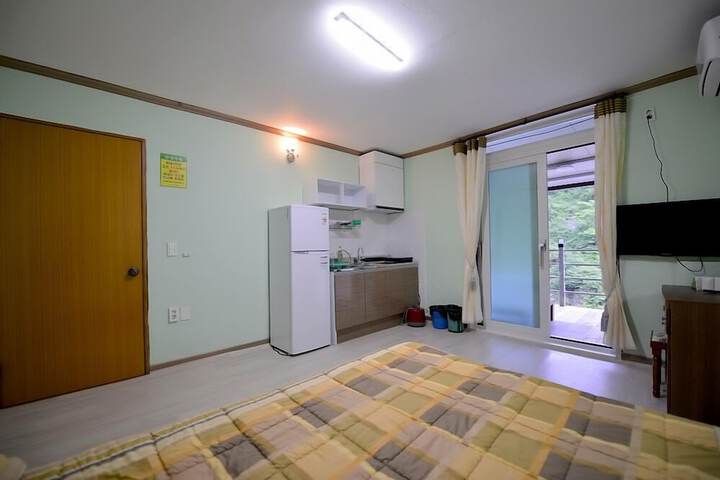 Room 16 of 26