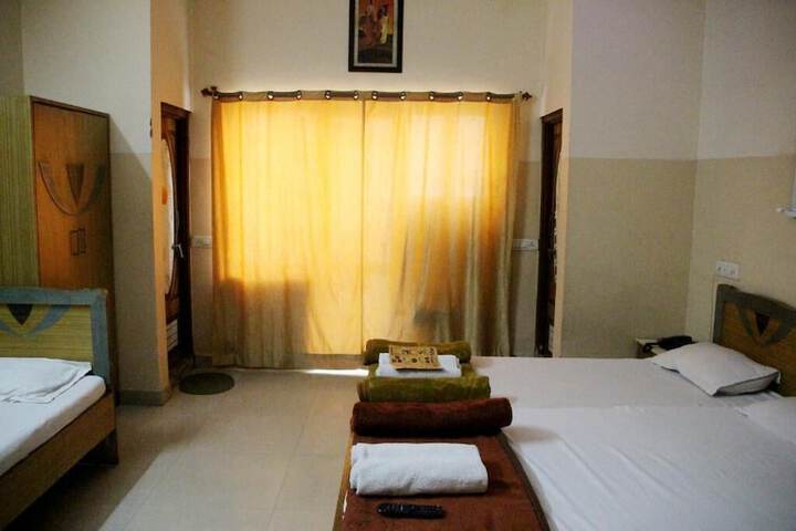 Room 5 of 38