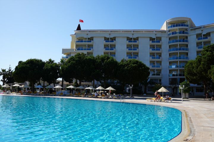 Pools & Facilities