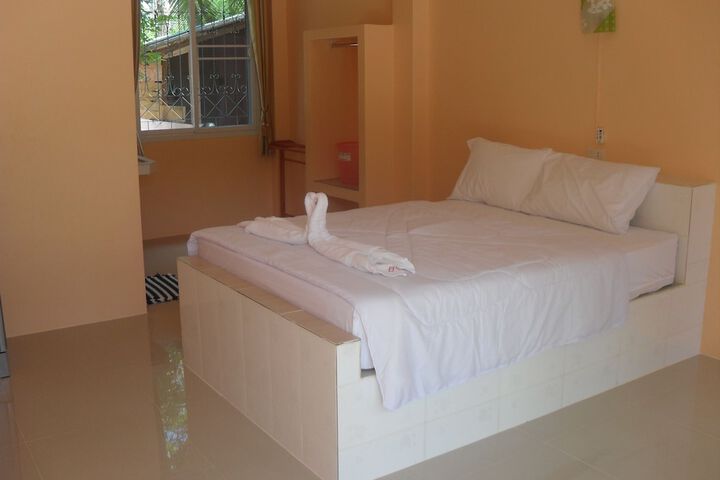 Room 4 of 60
