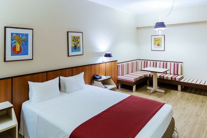 Room 14 of 78