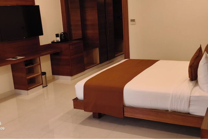 Room 27 of 80