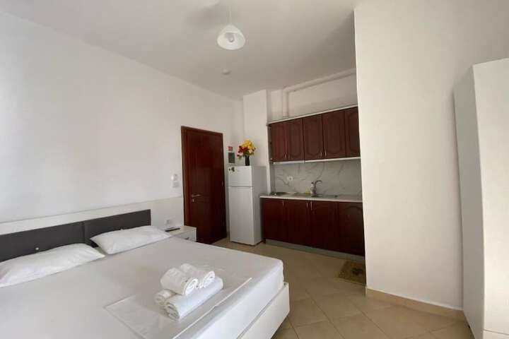 Room 10 of 115