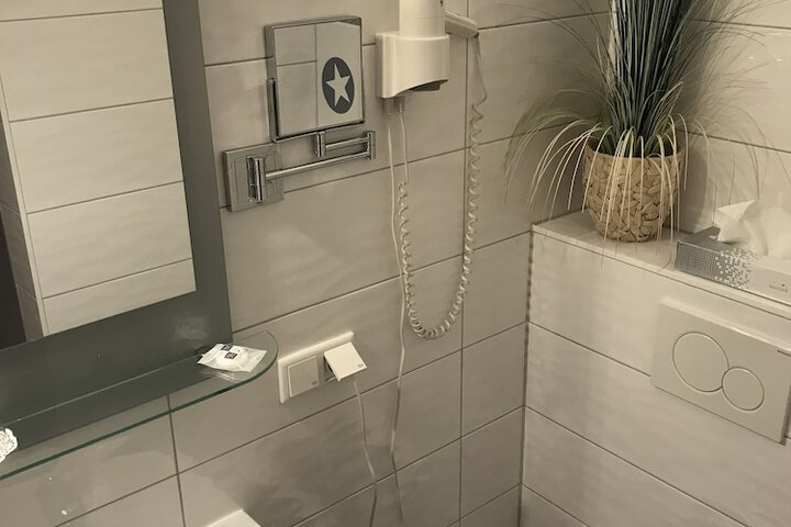Room 30 of 54