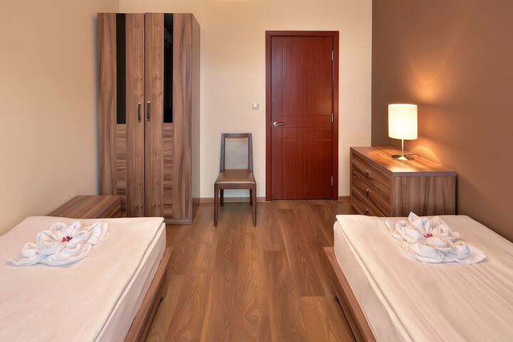 Room 4 of 35
