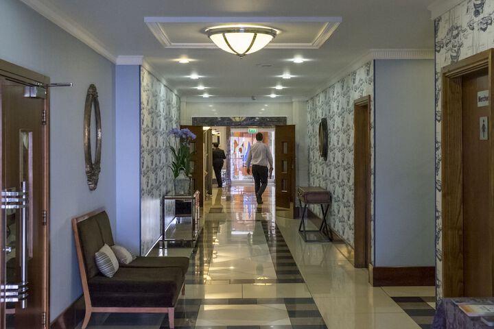 Entrance & Lobby