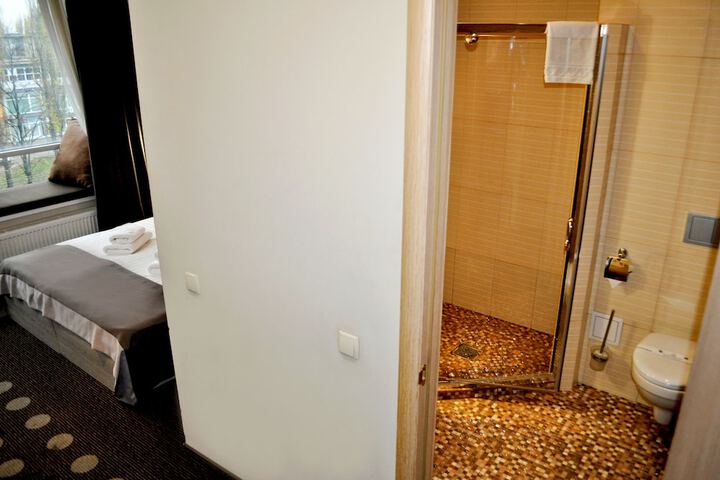 Room 26 of 69