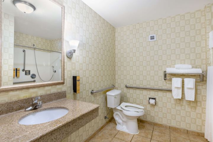 1 King Bed - Wireless High Speed Internet Accessible Microwave and Refrigerator Pillowtop (6 of 26)