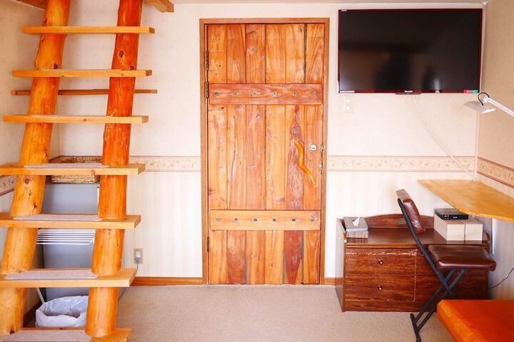 Room 21 of 258