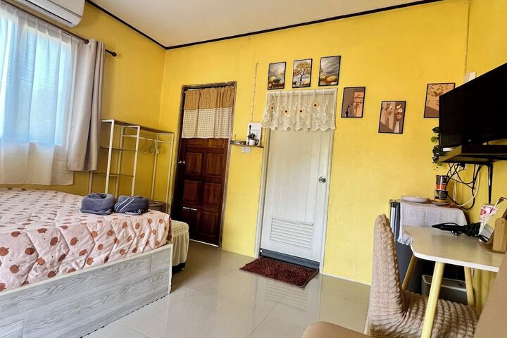 Room 34 of 100