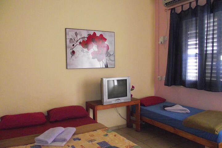 Room 4 of 31