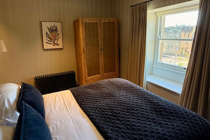 Room 38 of 106