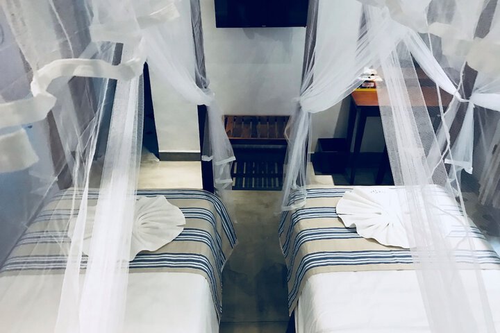 Room 13 of 31