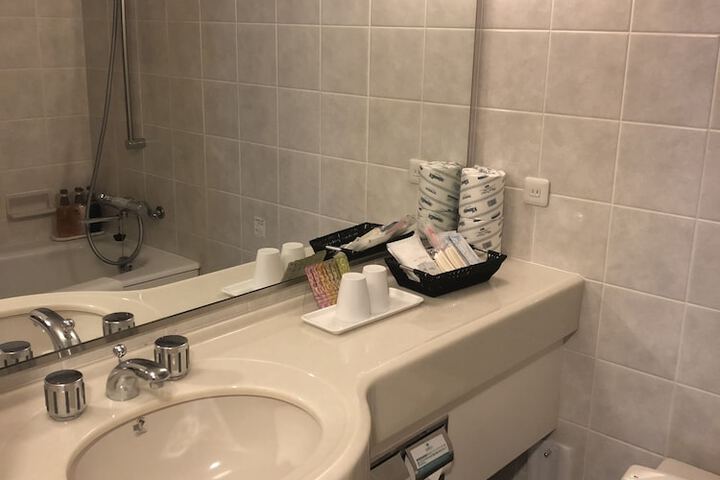 Room 16 of 51