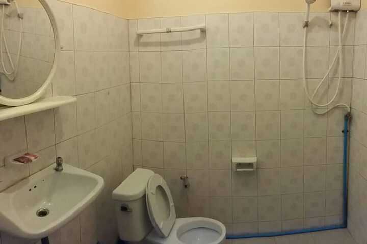 Room 6 of 19