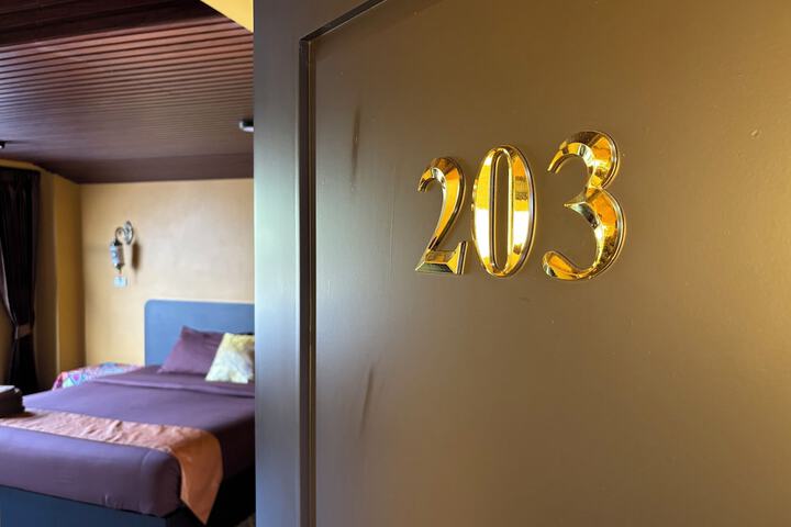 Room 22 of 94