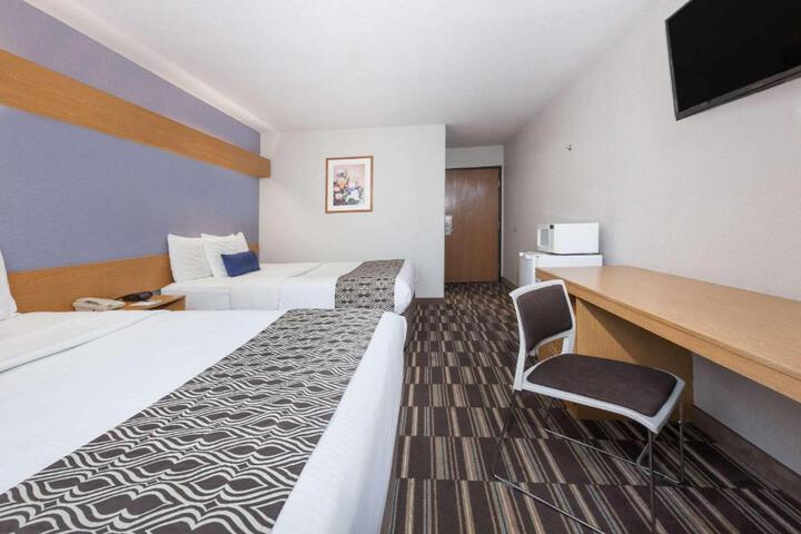 1 Queen Bed (1 of 22)