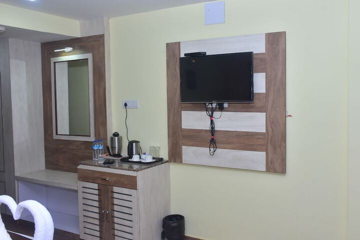 Room 6 of 25