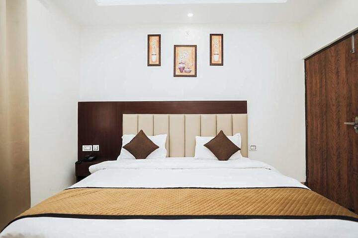 Room 29 of 53