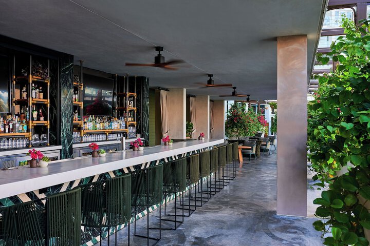 Poolside bar