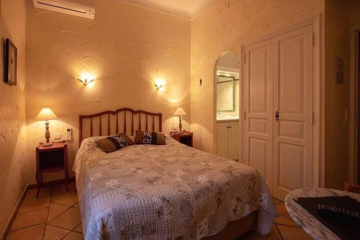 Room 4 of 47
