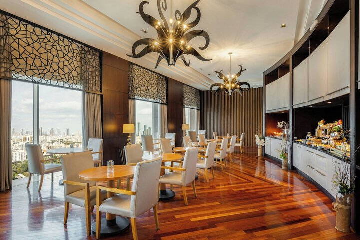 Lounge 125 of 152