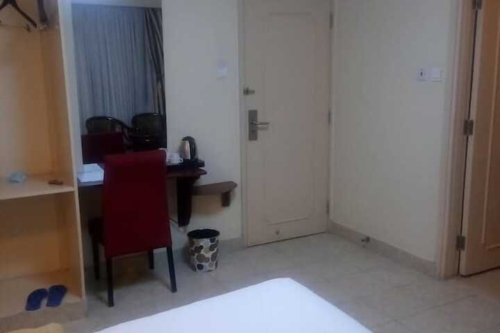 Room 29 of 52